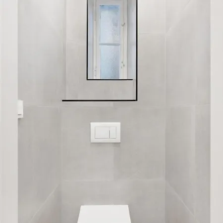 Modern And Comfortable For Up To 5 Guests Located In The Popular 6, 10 Minuts To Center דירה *