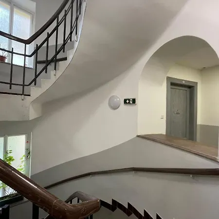דירה Modern And Comfortable For Up To 5 Guests Located In The Popular 6, 10 Minuts To Center